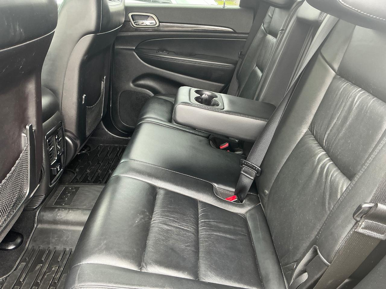 Jeep Grand Cherokee Laredo 4WD 2012