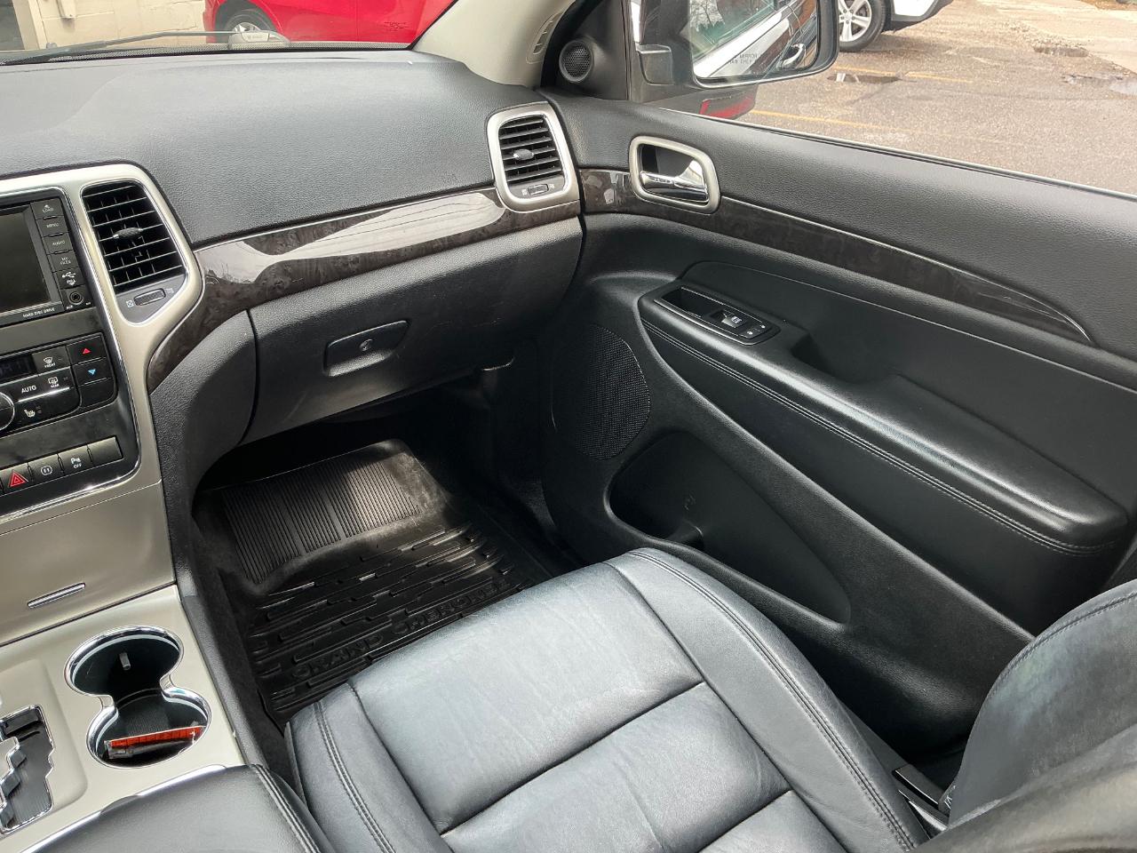 Jeep Grand Cherokee Laredo 4WD 2012