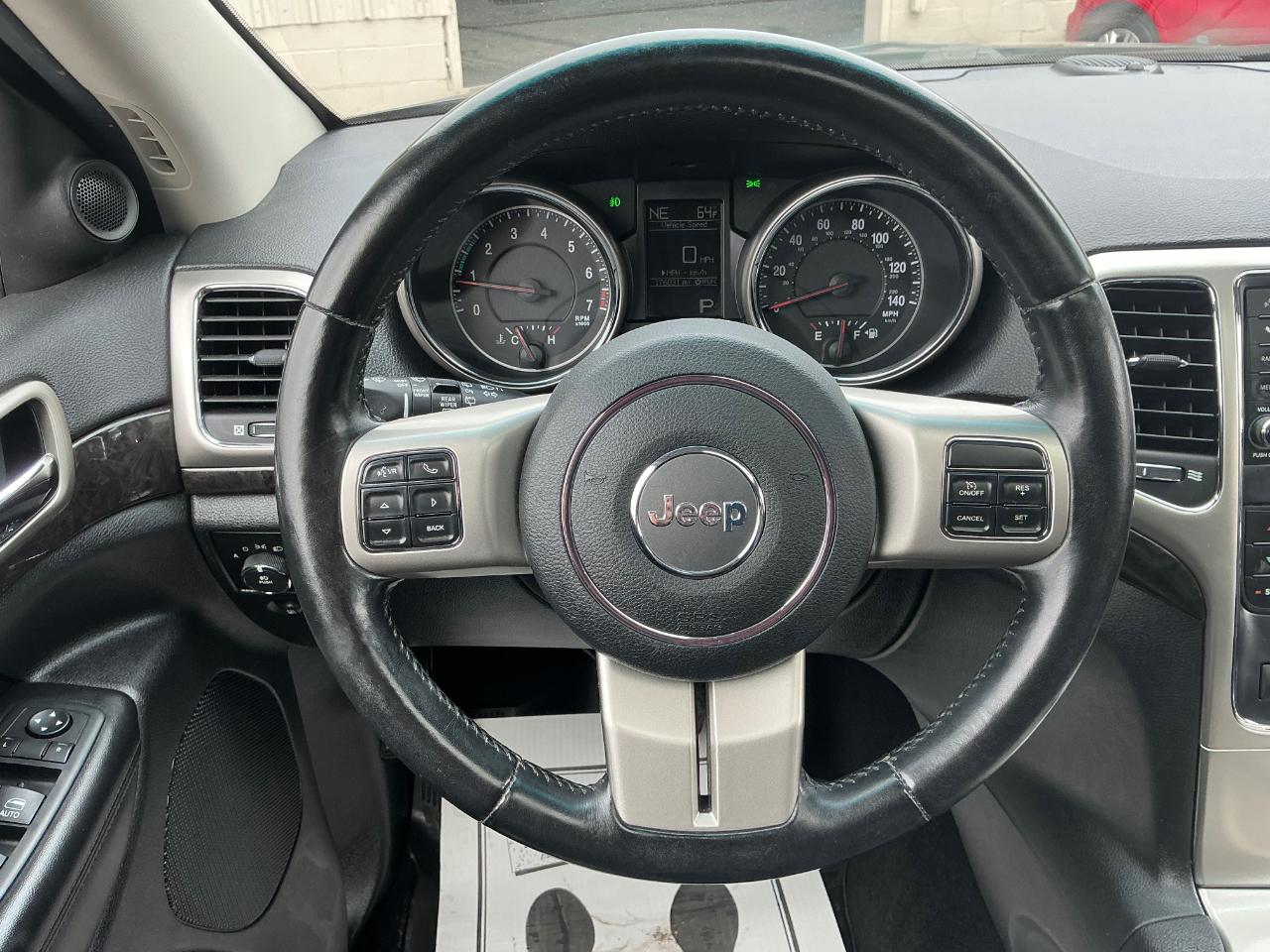 Jeep Grand Cherokee Laredo 4WD 2012