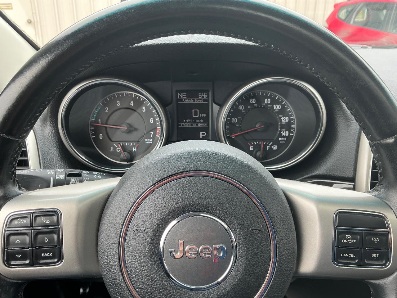 Jeep Grand Cherokee Laredo 4WD 2012