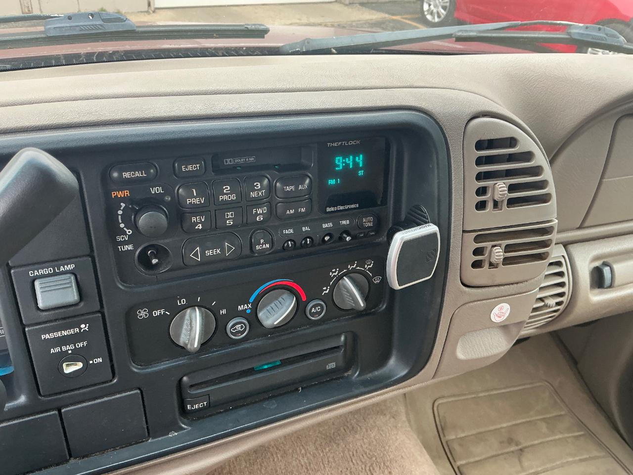 Chevrolet C/K 1500 Ext. Cab 6.5-ft. Bed 2WD 1998