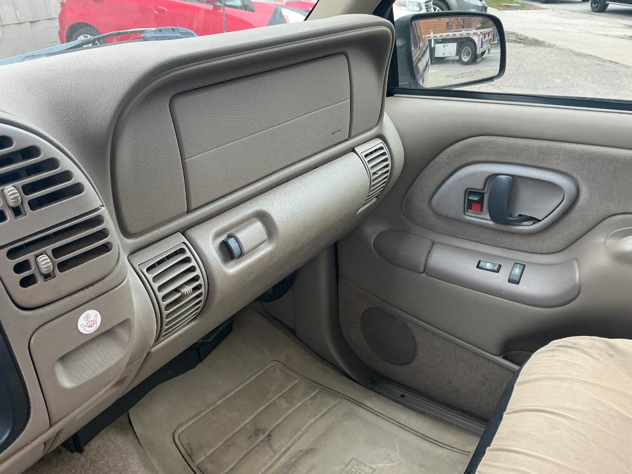 Chevrolet C/K 1500 Ext. Cab 6.5-ft. Bed 2WD 1998