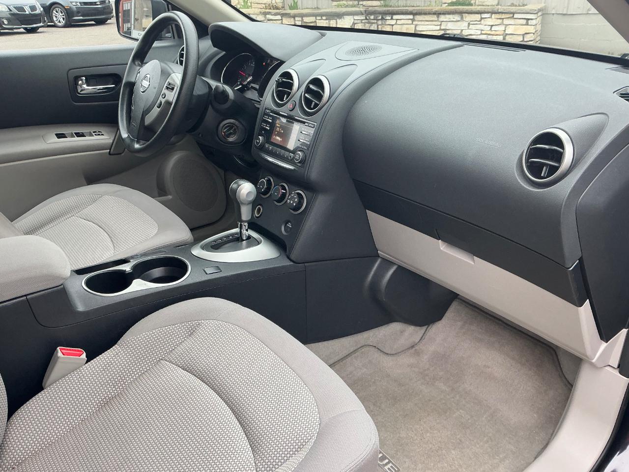 Nissan Rogue S AWD 2012