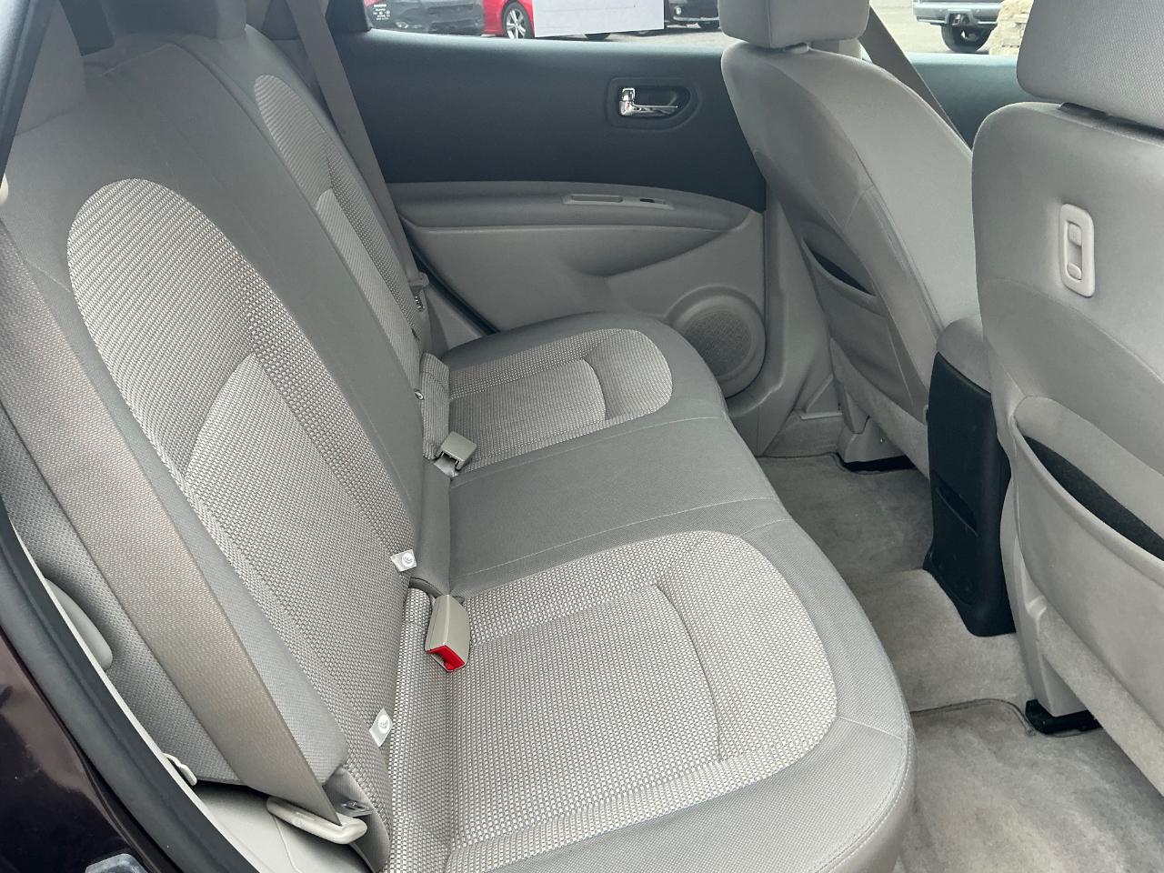 Nissan Rogue S AWD 2012