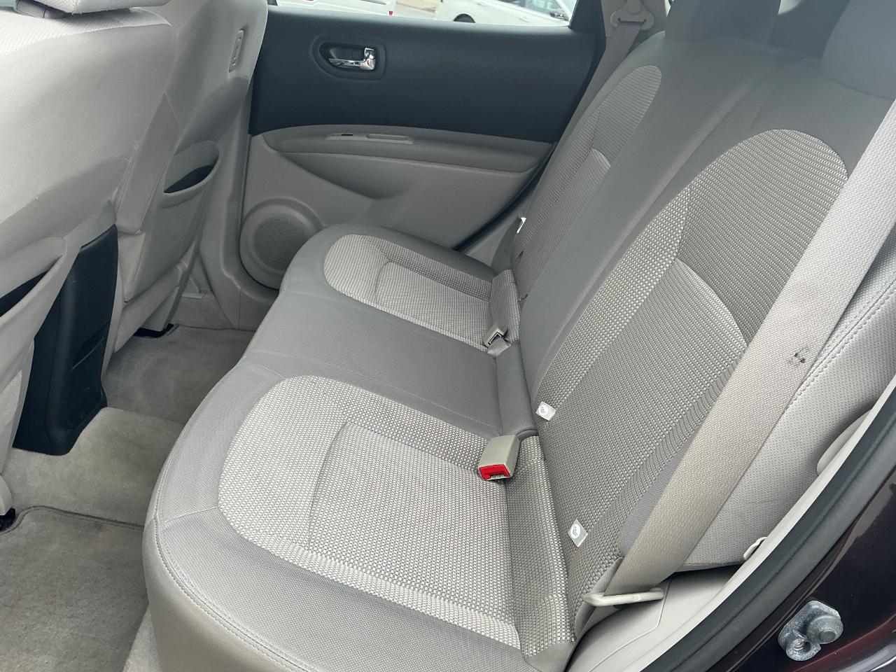 Nissan Rogue S AWD 2012