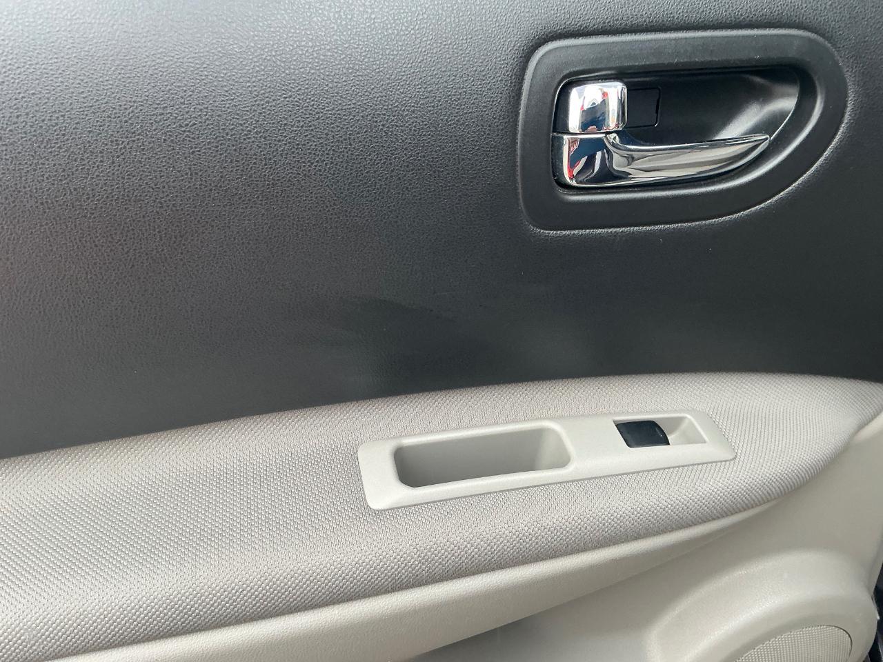 Nissan Rogue S AWD 2012