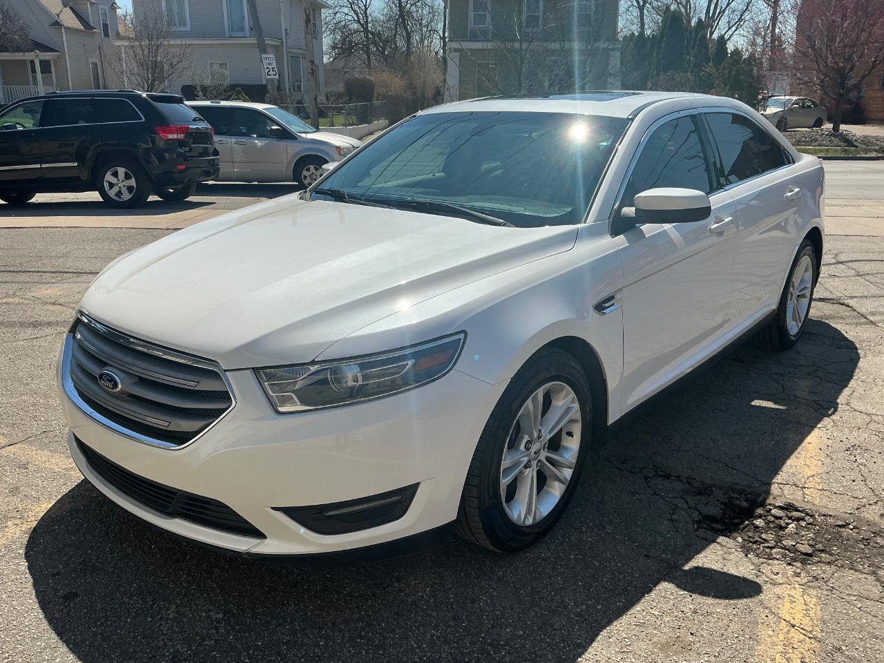 Ford Taurus SEL FWD 2015