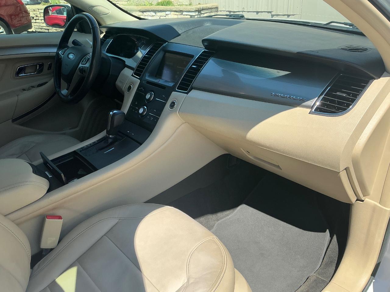 Ford Taurus SEL FWD 2015