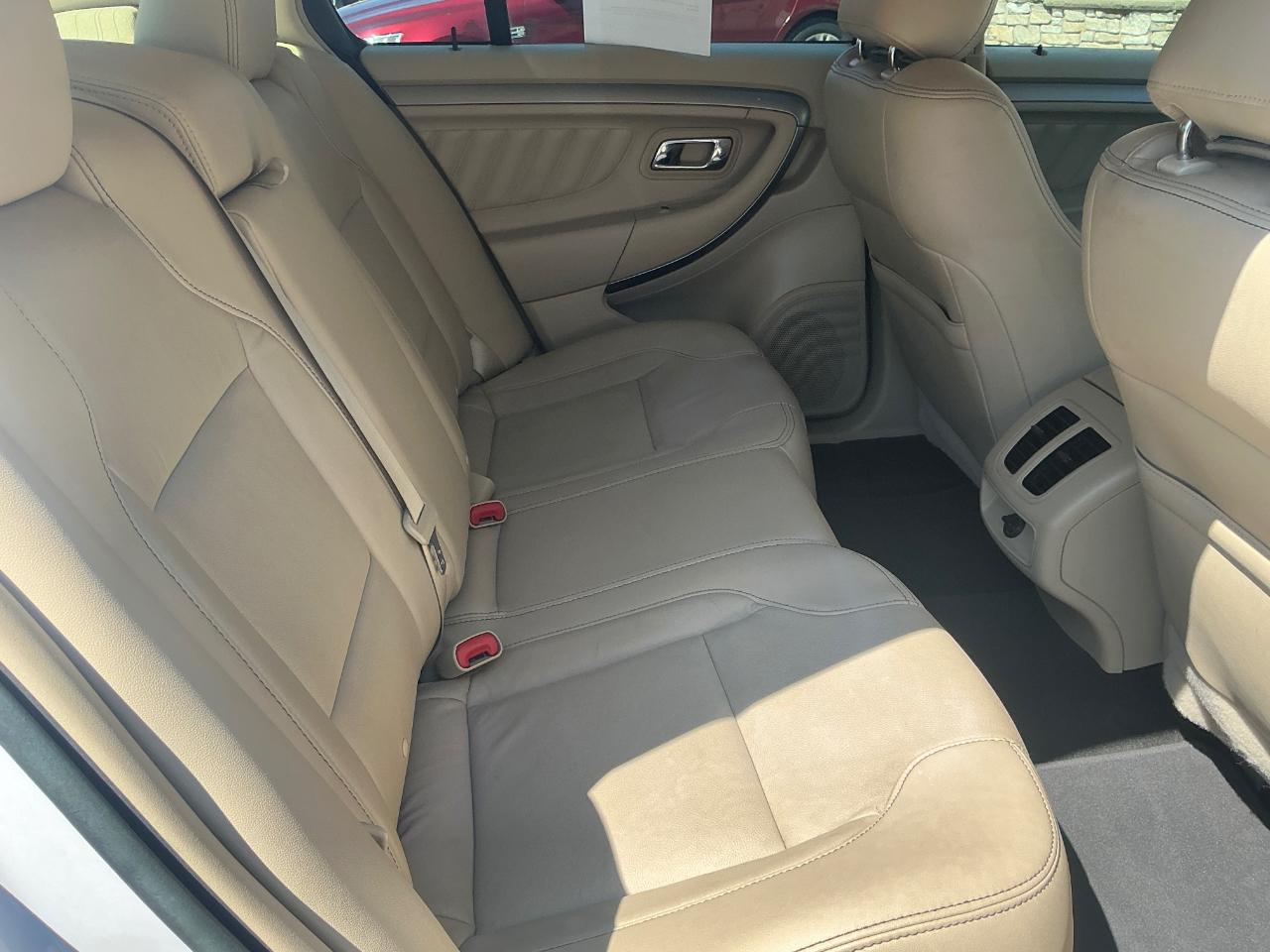 Ford Taurus SEL FWD 2015