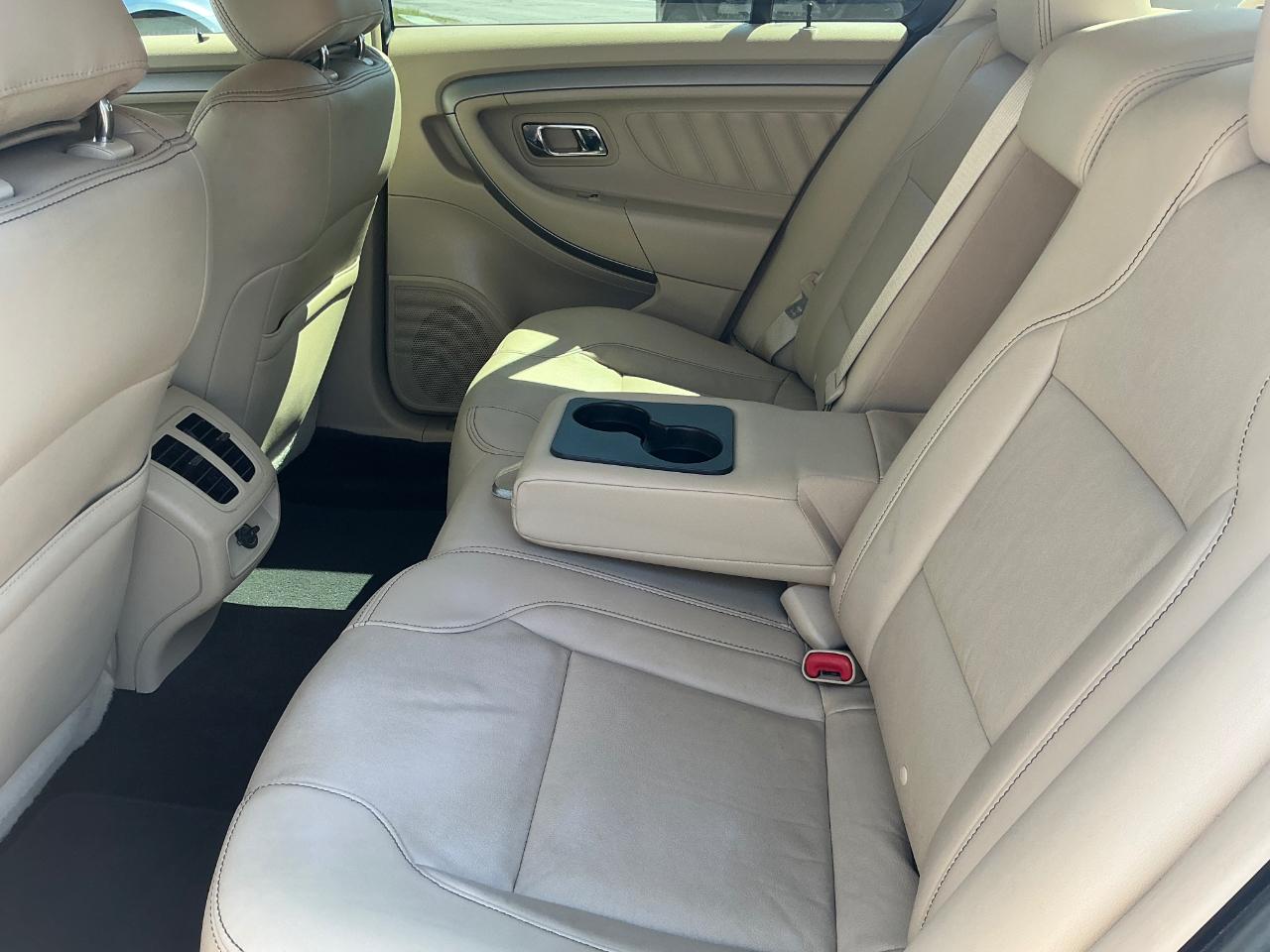 Ford Taurus SEL FWD 2015