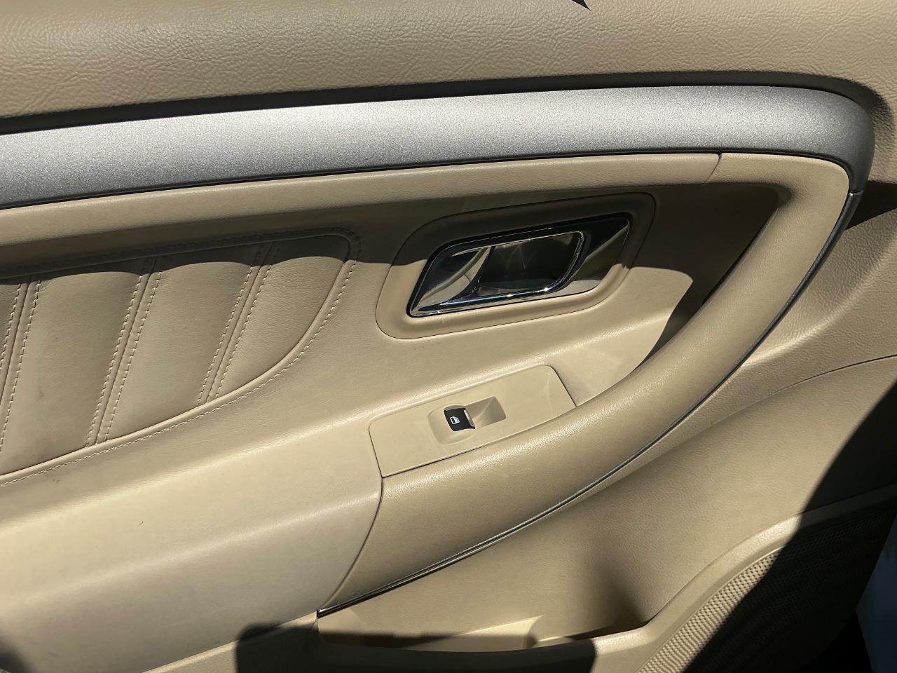 Ford Taurus SEL FWD 2015