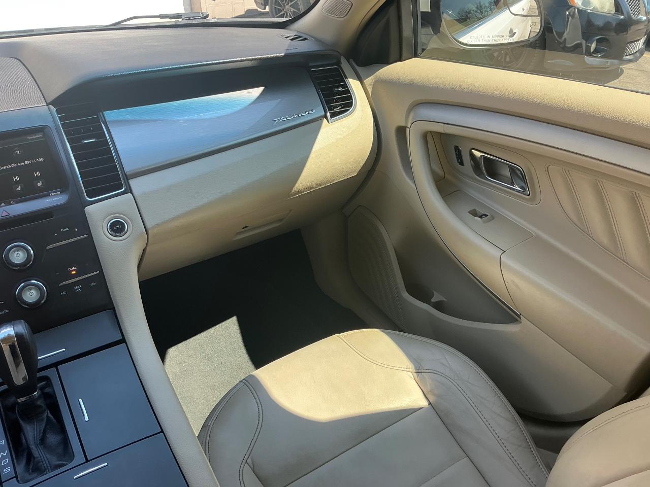 Ford Taurus SEL FWD 2015