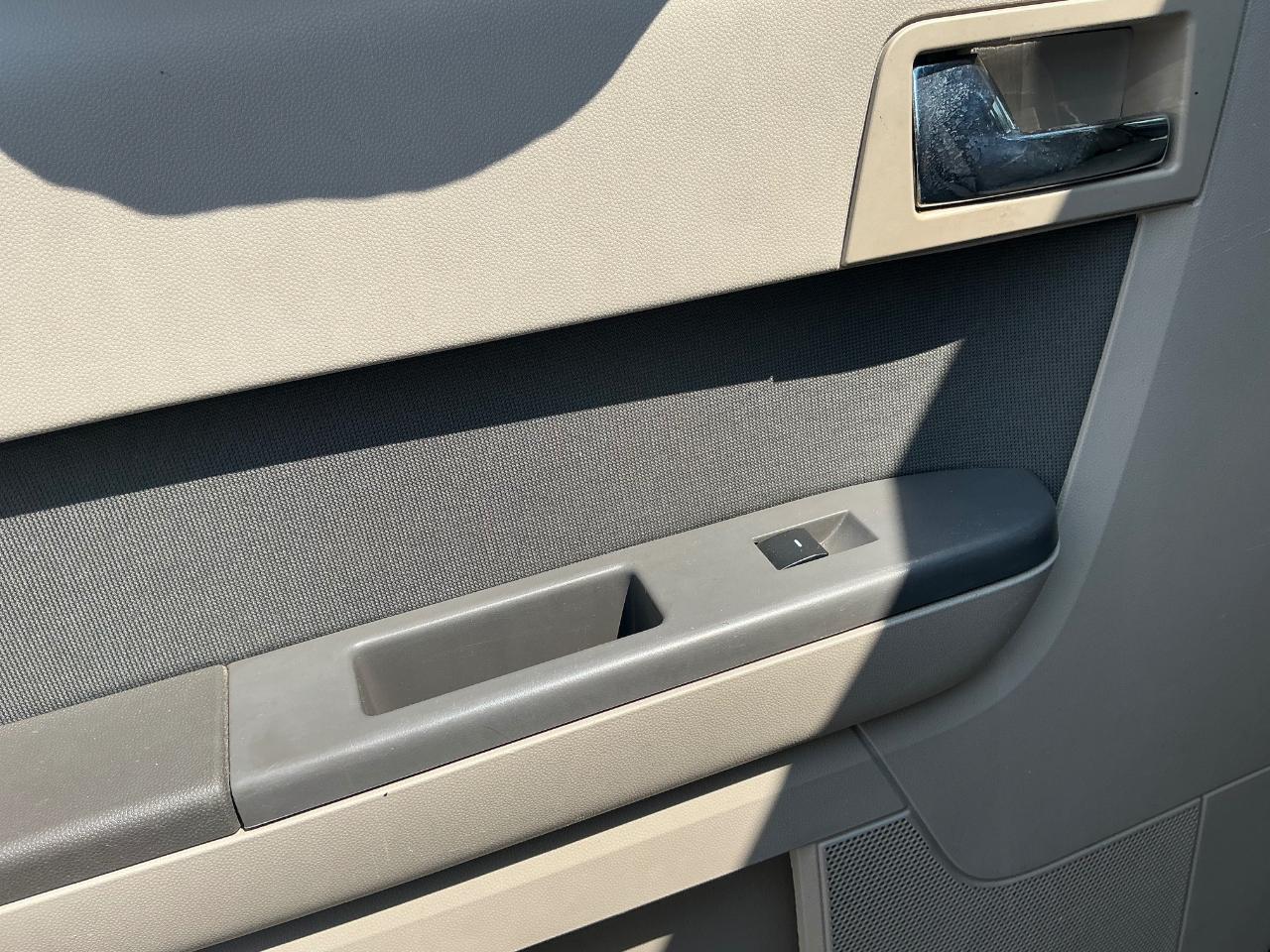 Mercury Mariner I4 2WD 2010