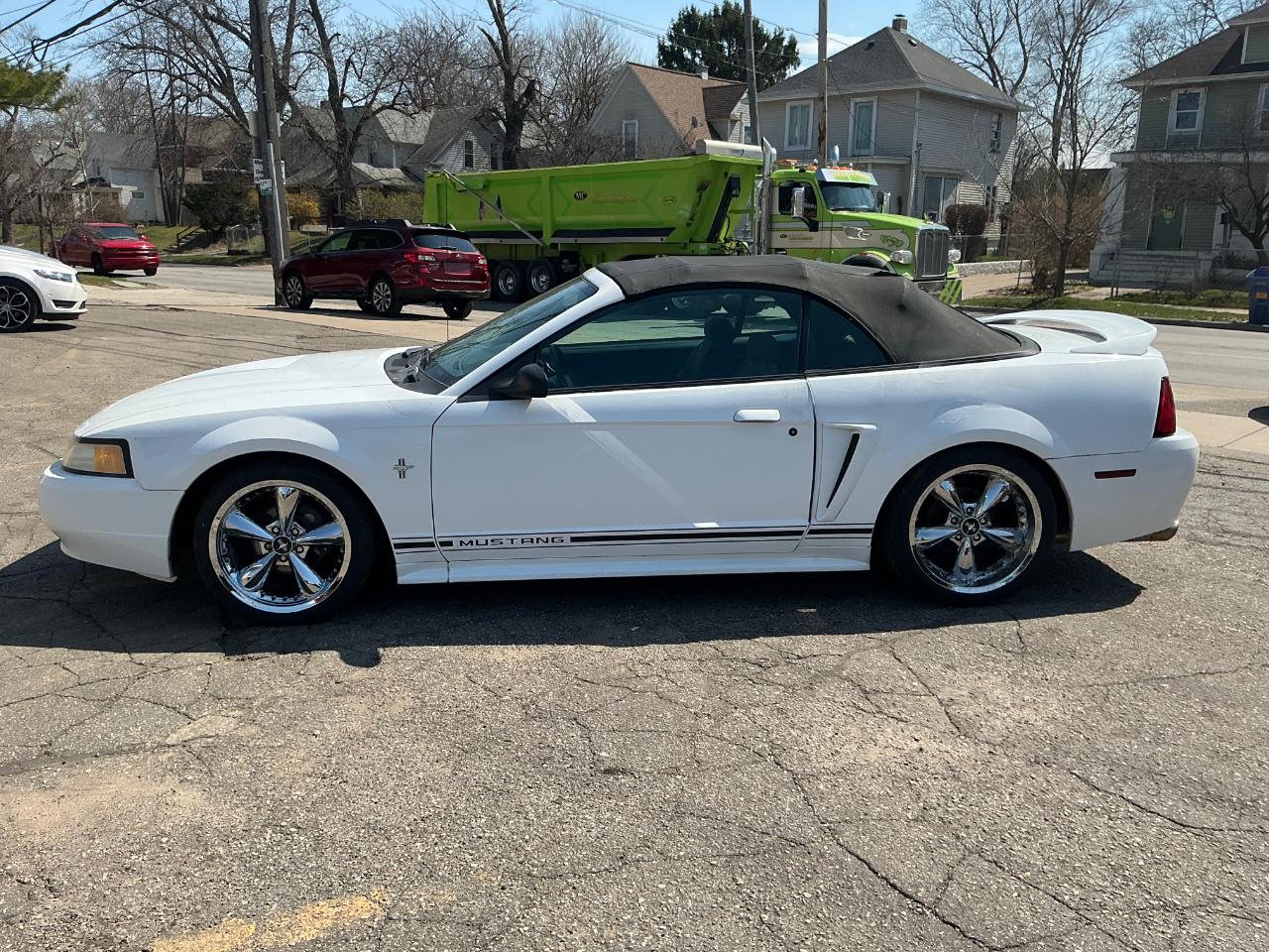 Ford Mustang Convertible 2000