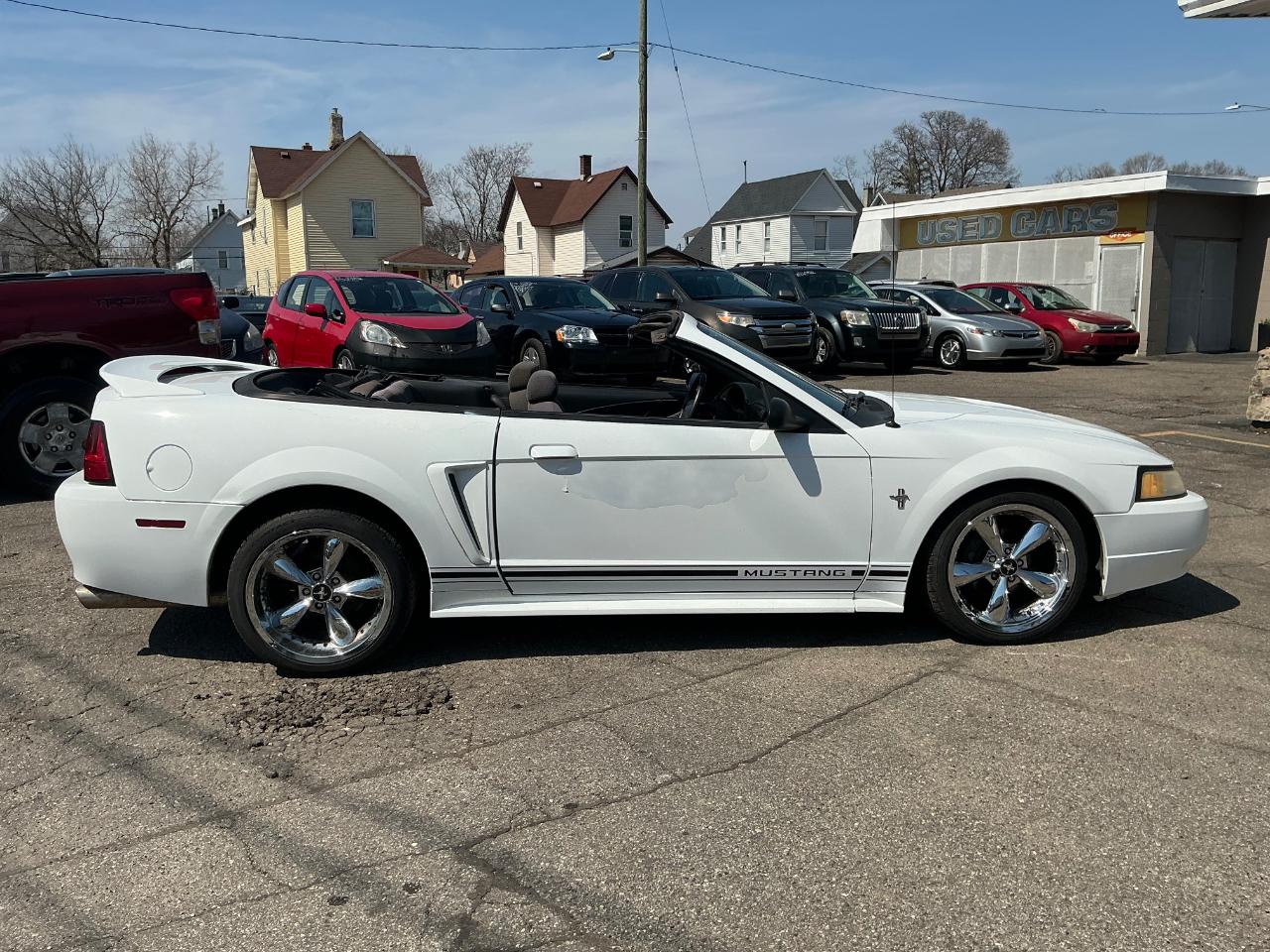 Ford Mustang Convertible 2000