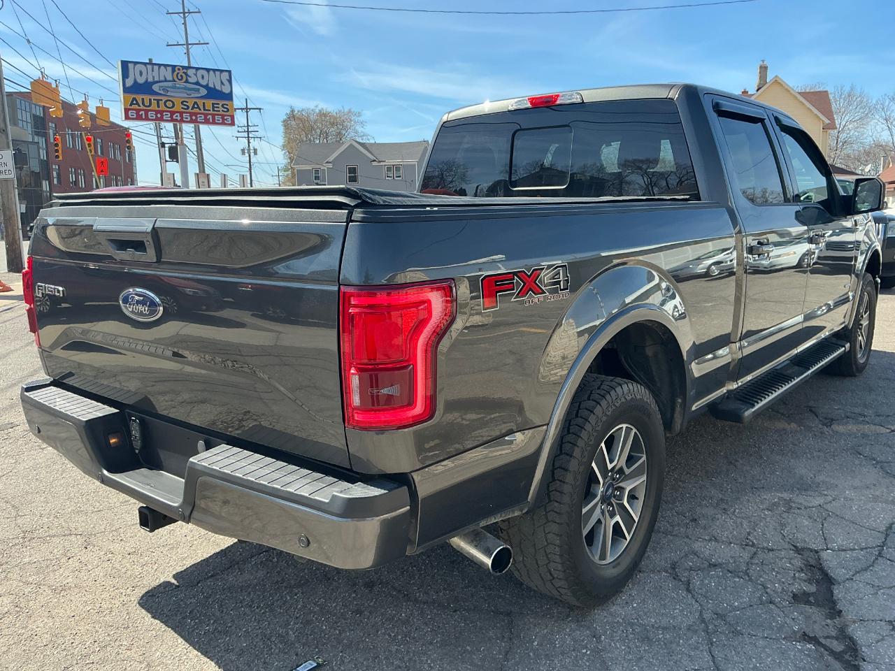 Ford F-150 XL SuperCrew 5.5-ft. Bed 4WD 2015