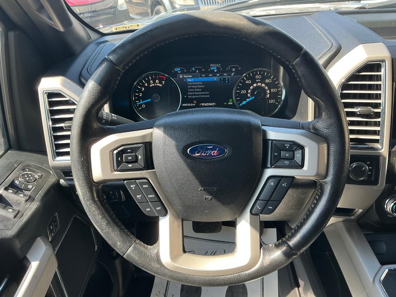 Ford F-150 XL SuperCrew 5.5-ft. Bed 4WD 2015