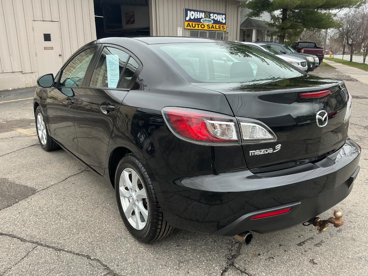 Mazda MAZDA3 i Touring 4-door 2010