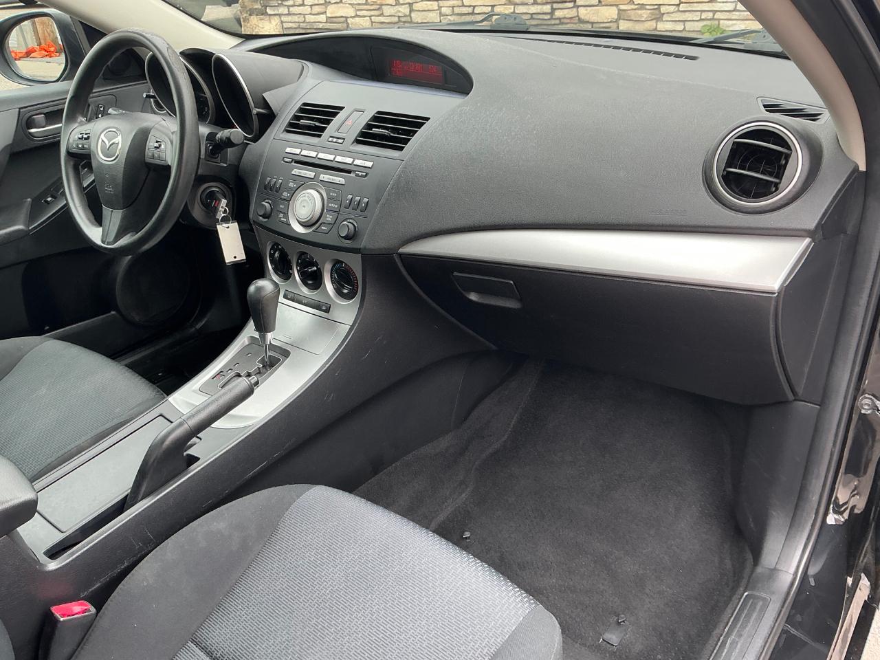 Mazda MAZDA3 i Touring 4-door 2010
