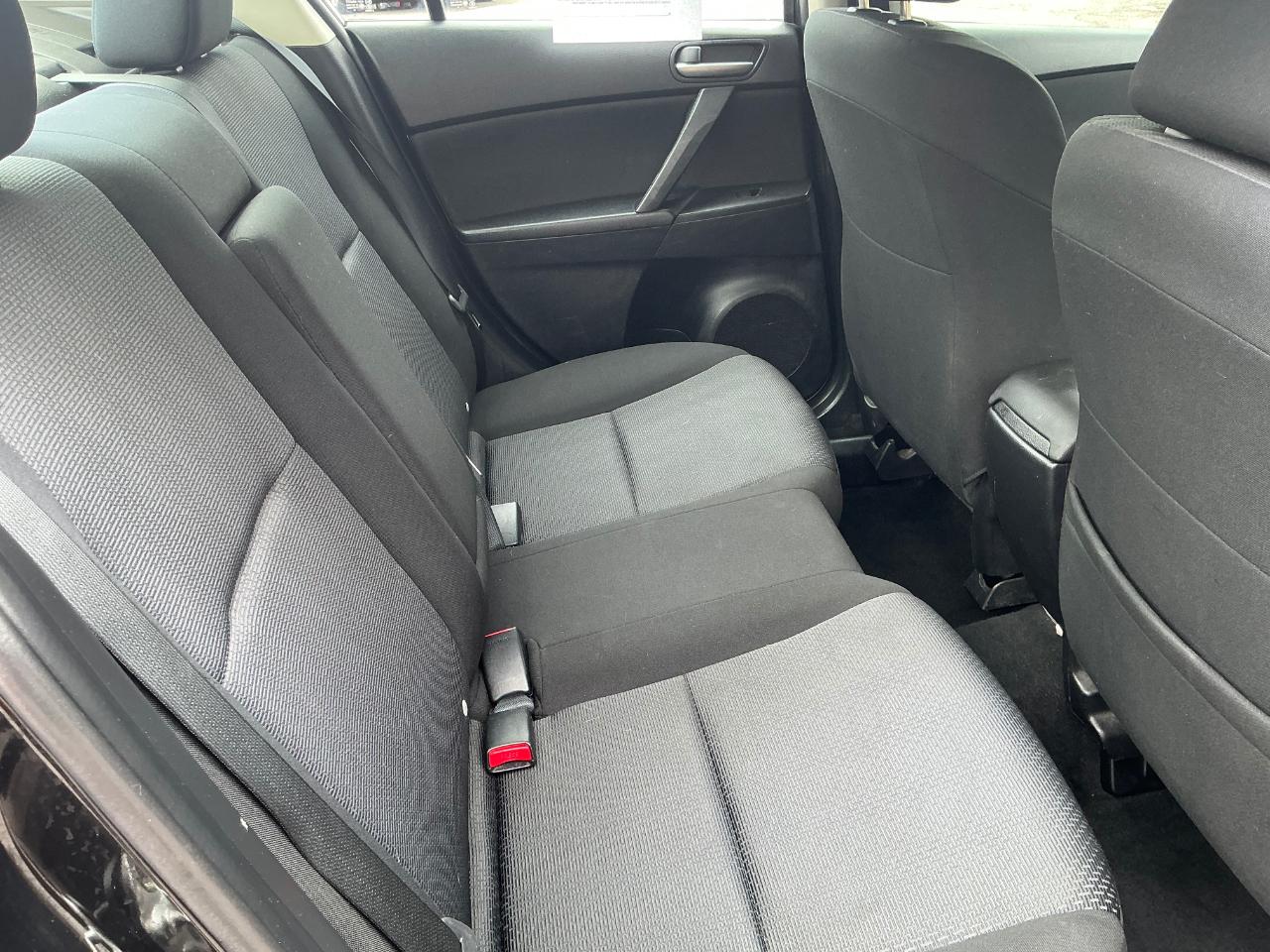 Mazda MAZDA3 i Touring 4-door 2010