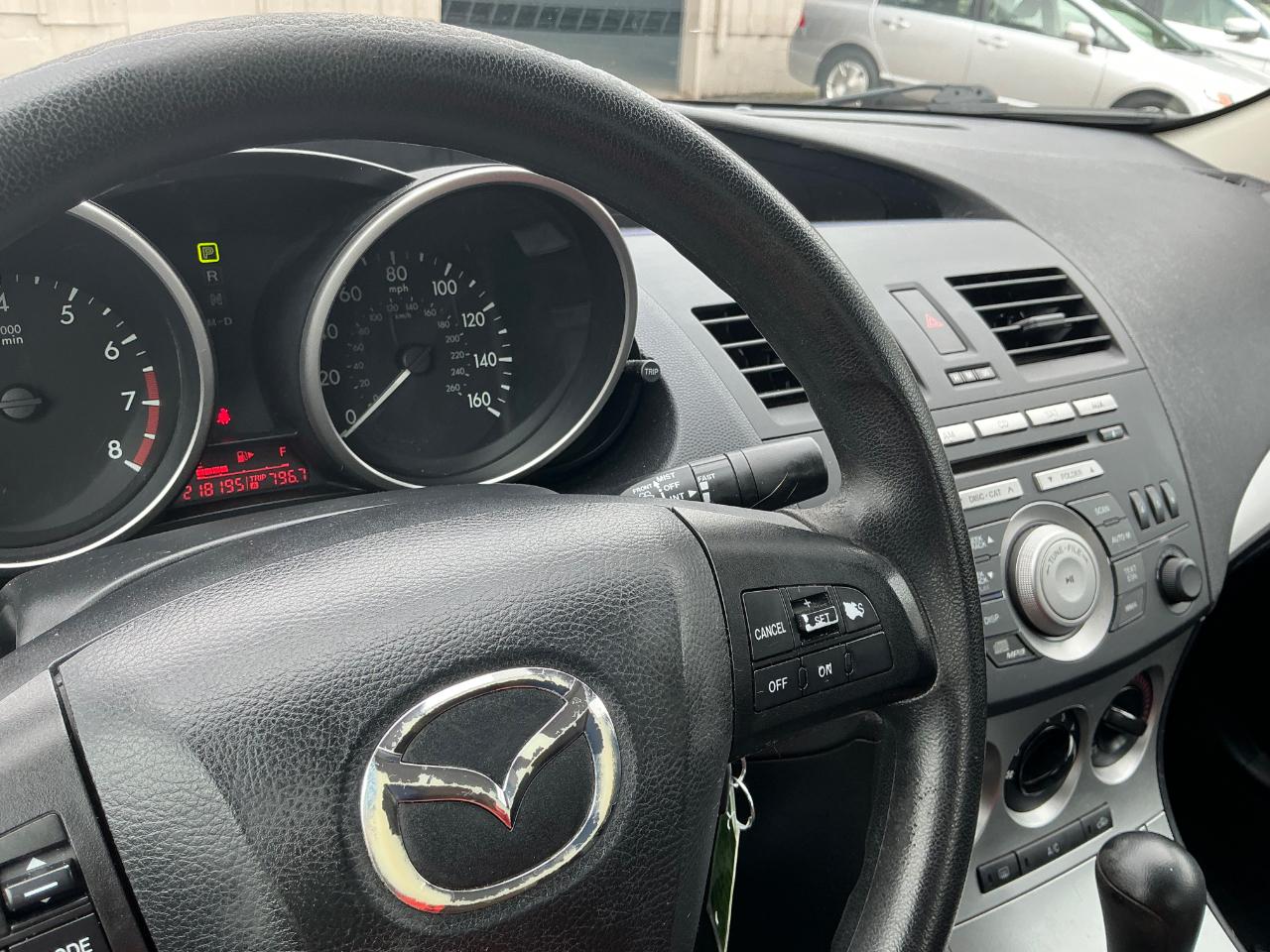 Mazda MAZDA3 i Touring 4-door 2010