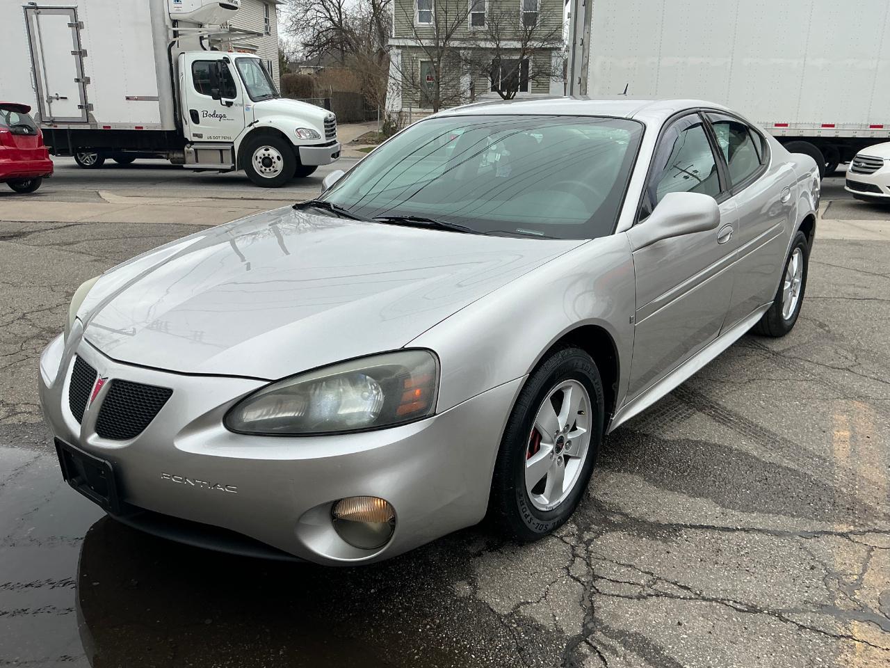 Pontiac Grand Prix Base 2006
