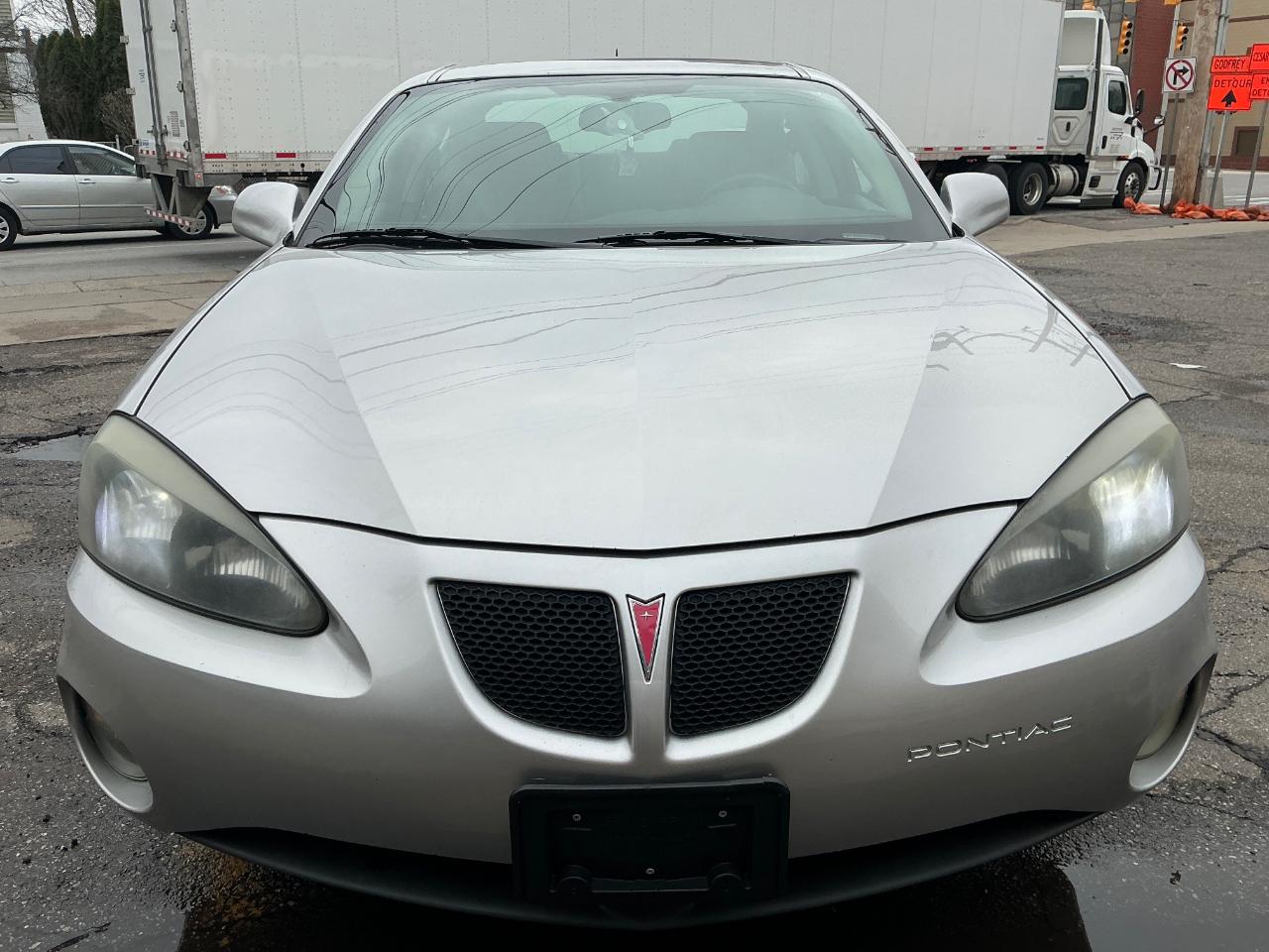 Pontiac Grand Prix Base 2006