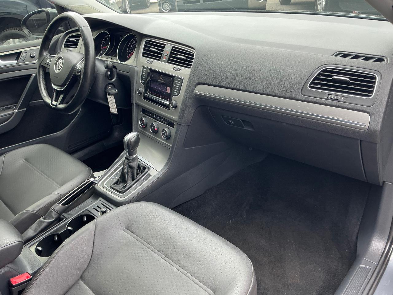 Volkswagen Golf TSI S 6A 2015