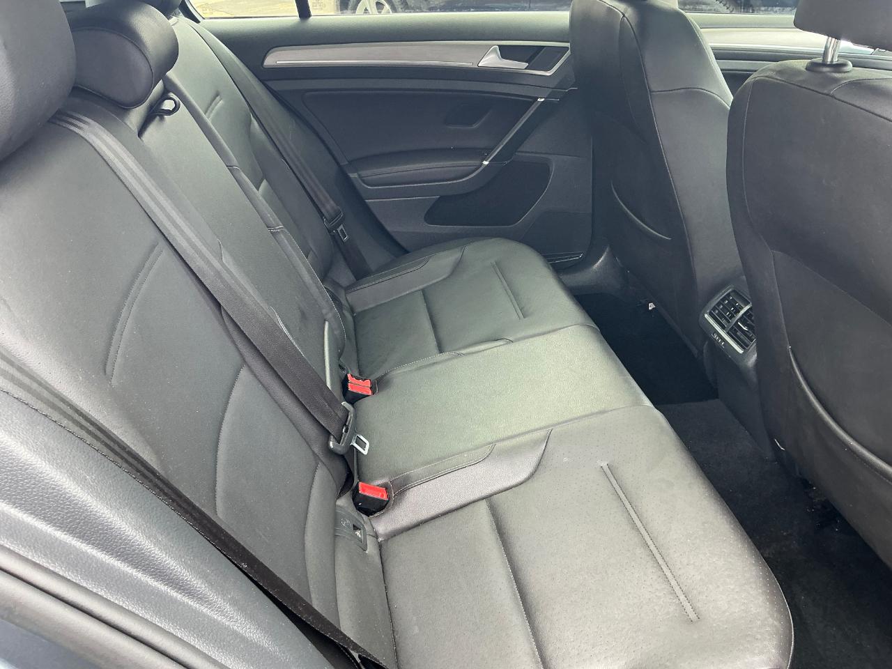 Volkswagen Golf TSI S 6A 2015