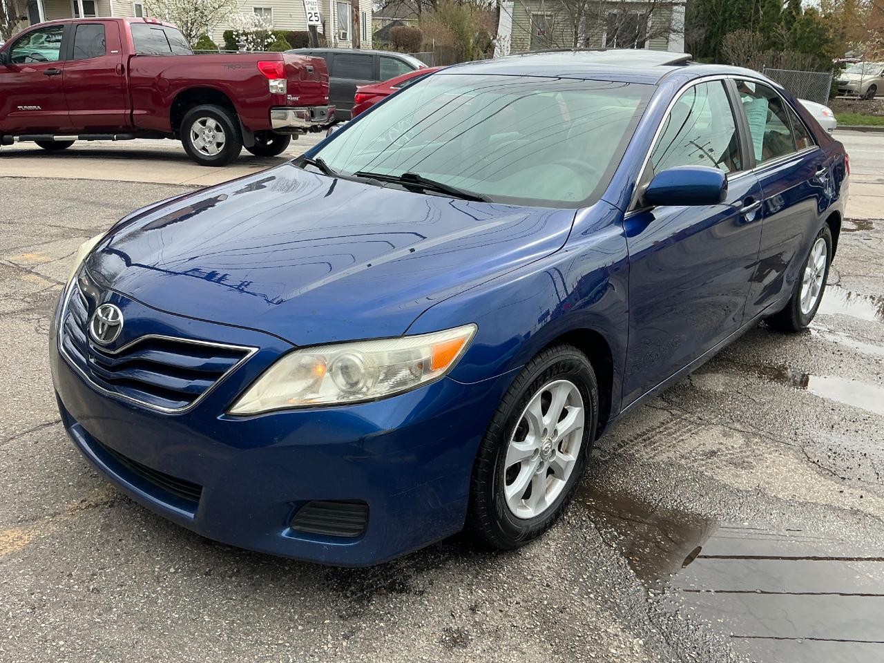 Toyota Camry Base 6-Spd AT 2011