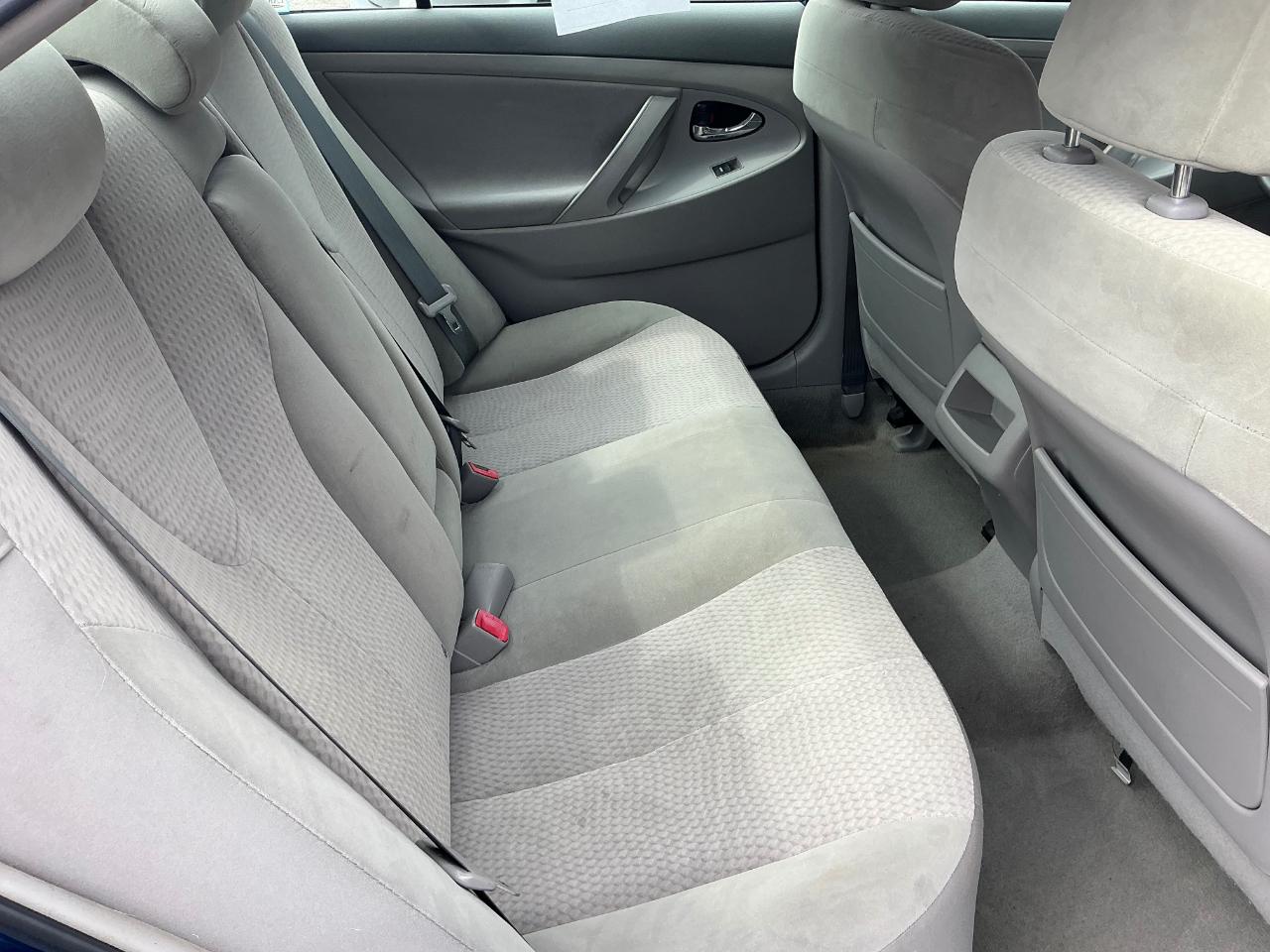 Toyota Camry Base 6-Spd AT 2011