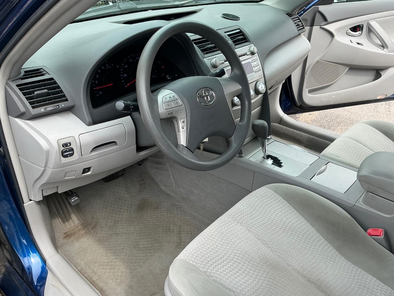 Toyota Camry Base 6-Spd AT 2011