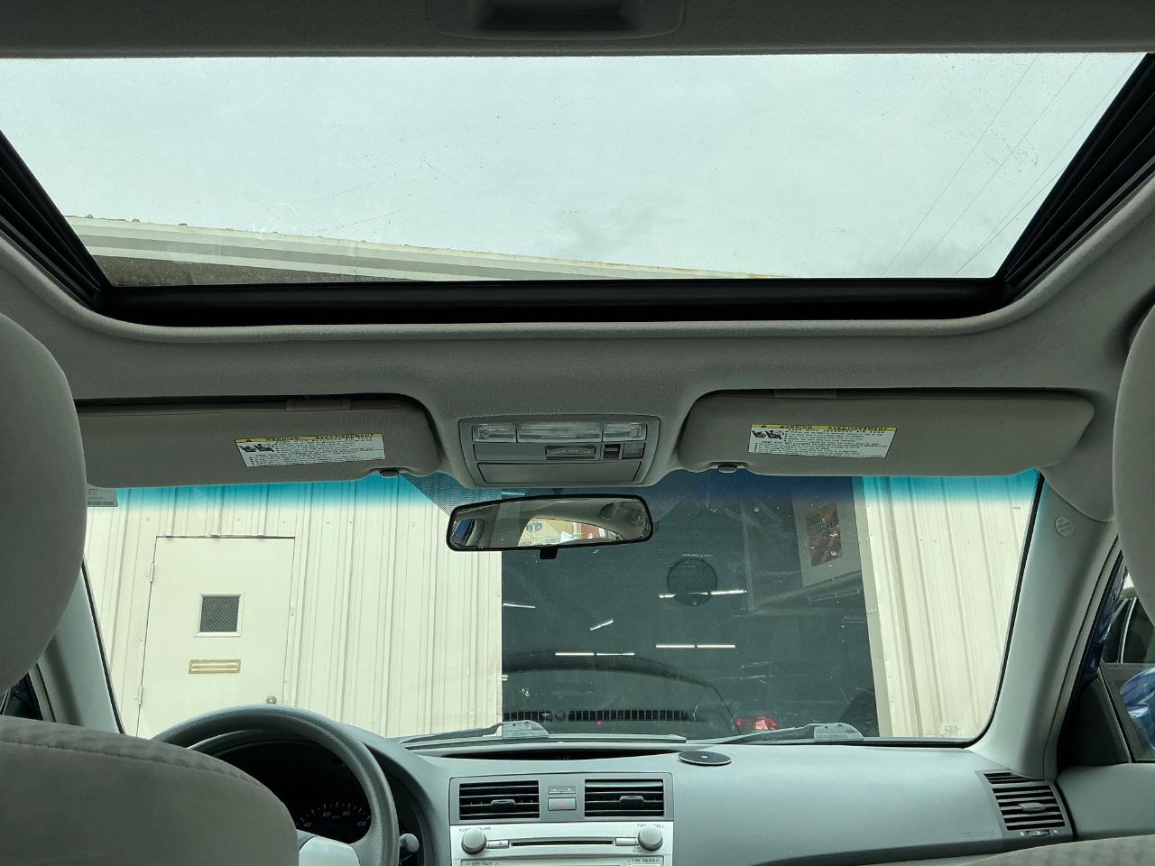 Toyota Camry Base 6-Spd AT 2011