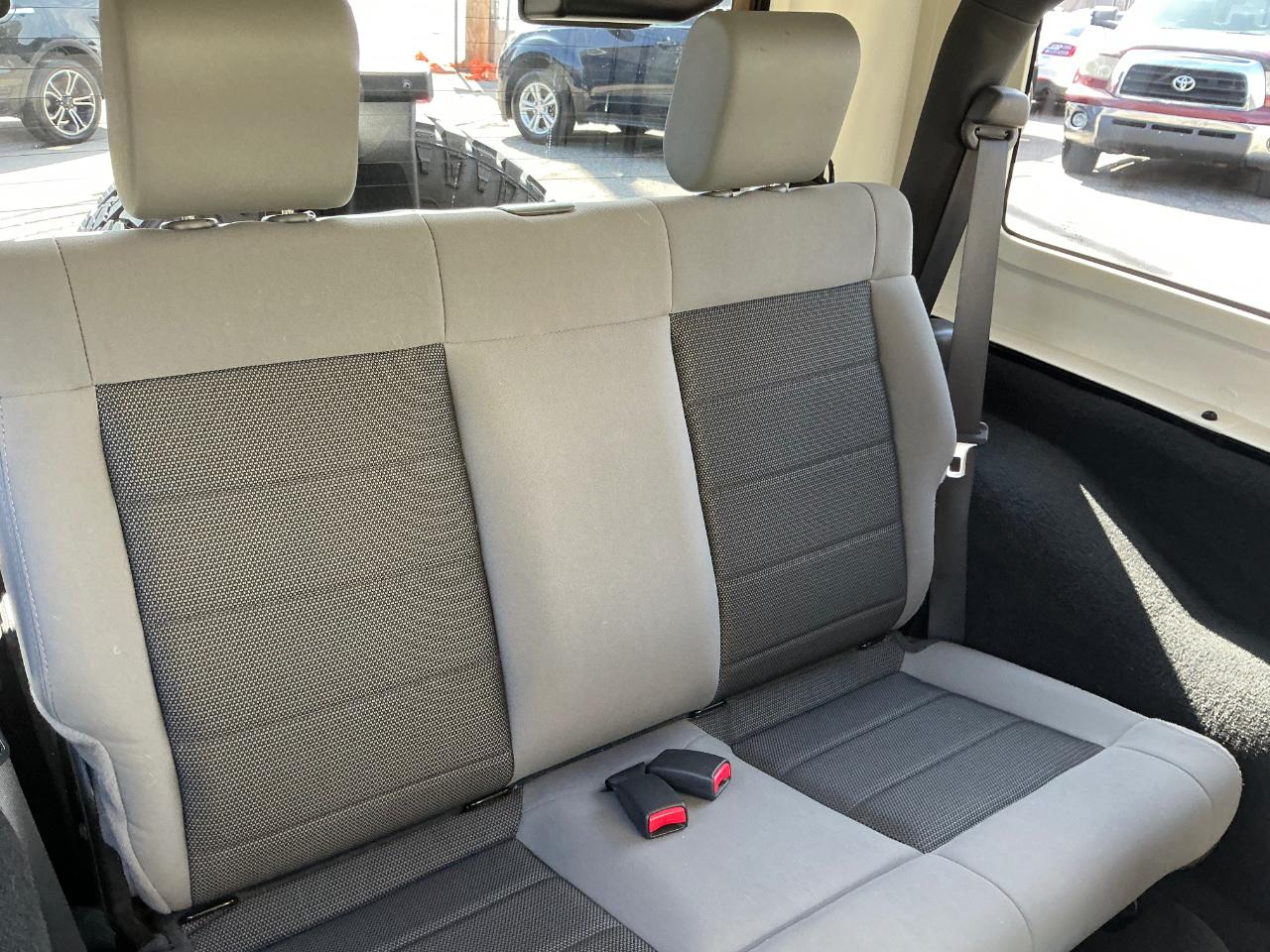 Jeep Wrangler Sahara 4WD 2010