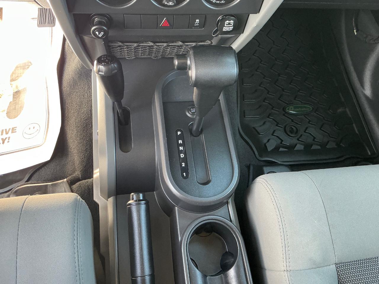 Jeep Wrangler Sahara 4WD 2010