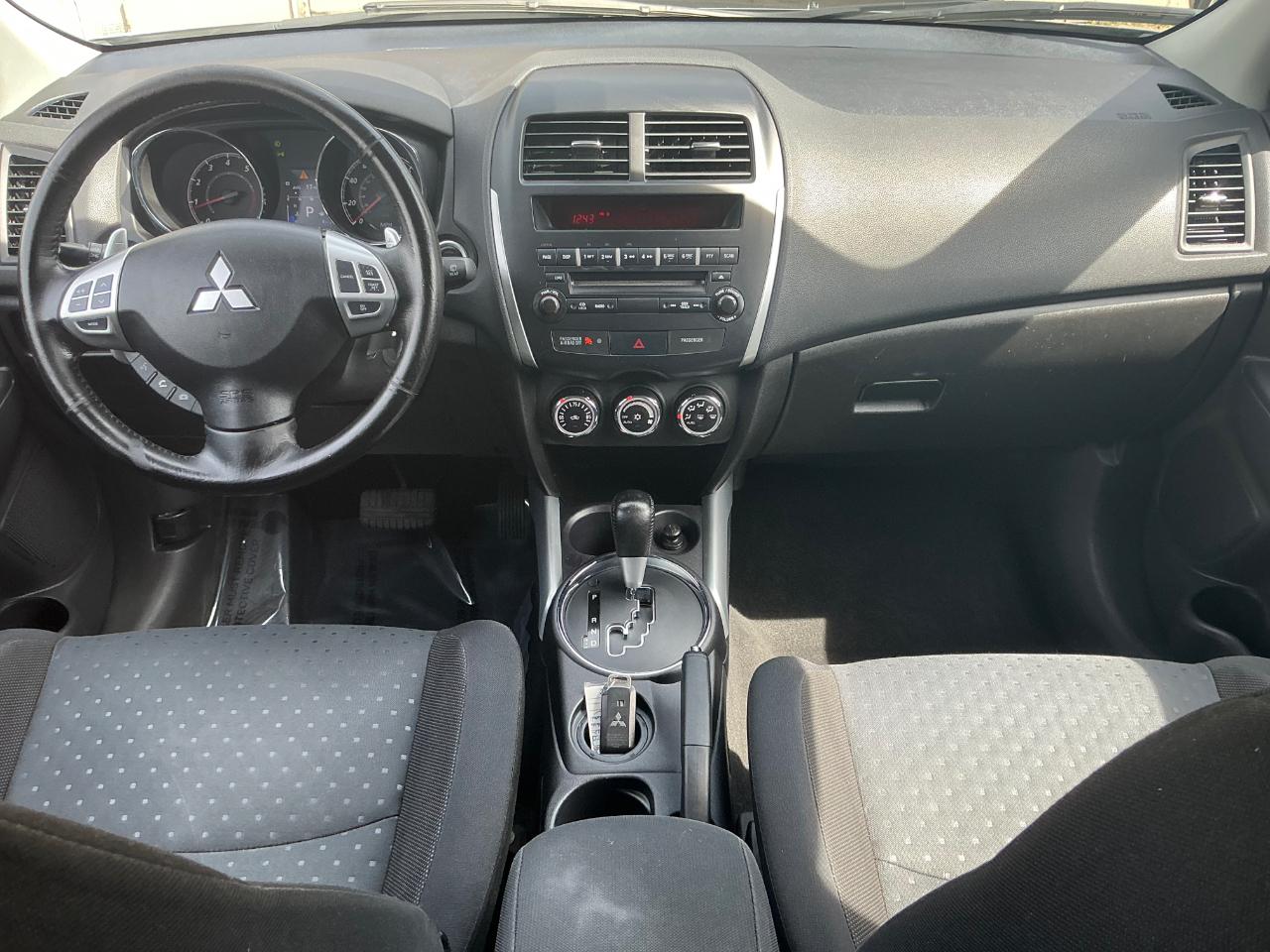 Mitsubishi Outlander Sport SE 2WD 2012