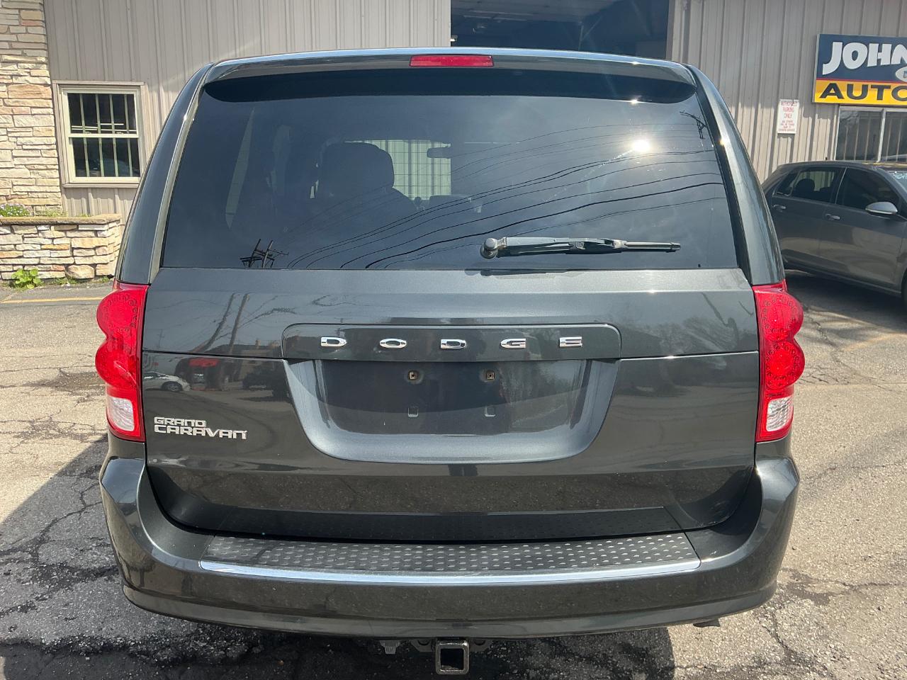 Dodge Grand Caravan SE 2012