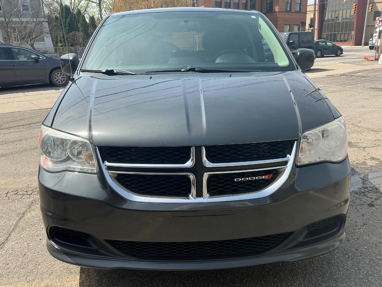 Dodge Grand Caravan SE 2012