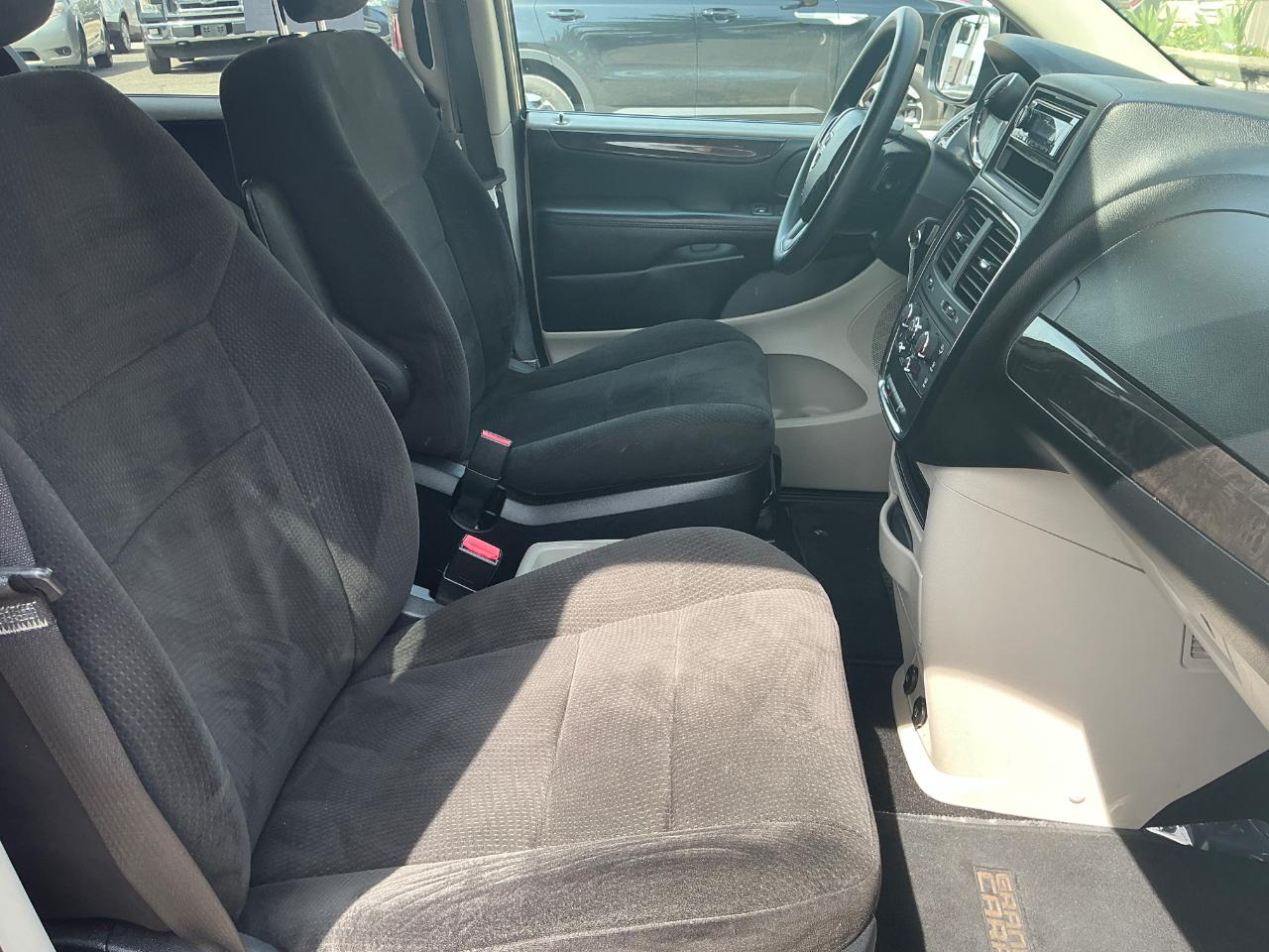 Dodge Grand Caravan SE 2012