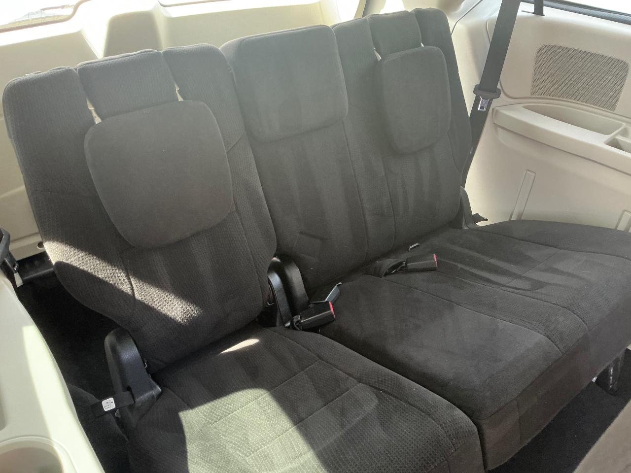 Dodge Grand Caravan SE 2012