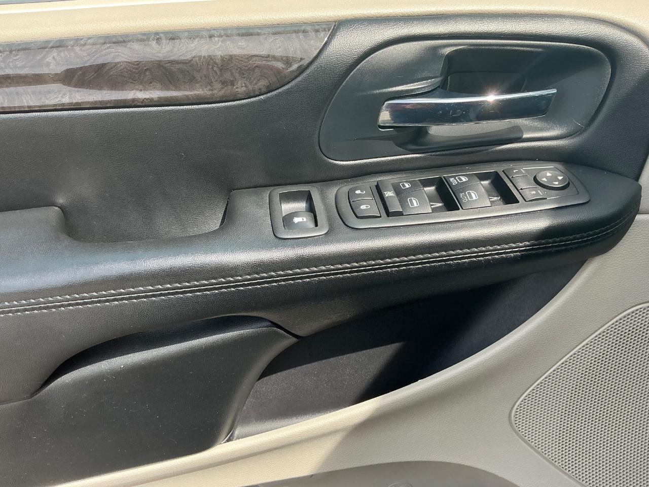 Dodge Grand Caravan SE 2012