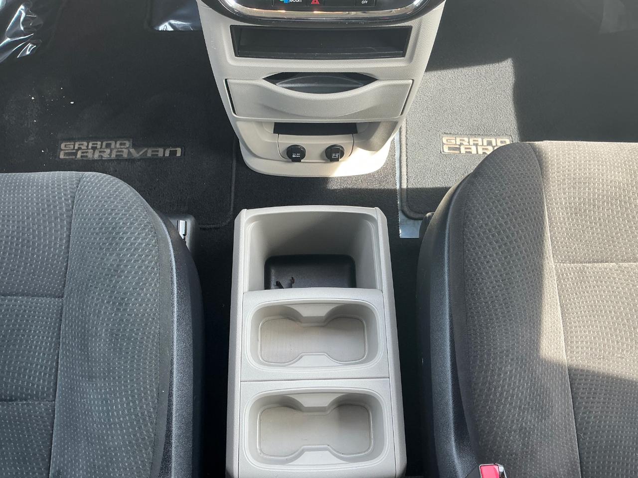 Dodge Grand Caravan SE 2012