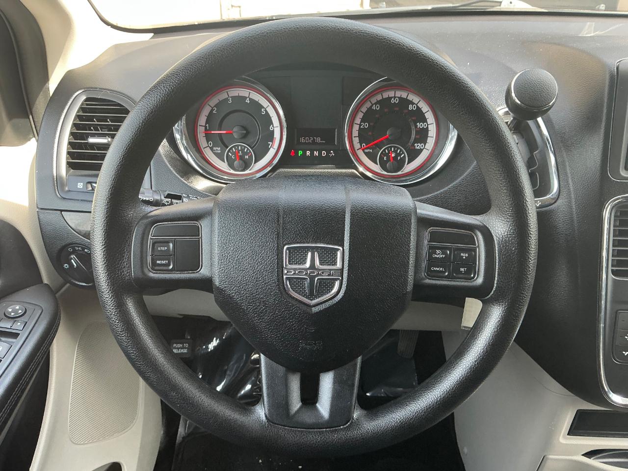 Dodge Grand Caravan SE 2012