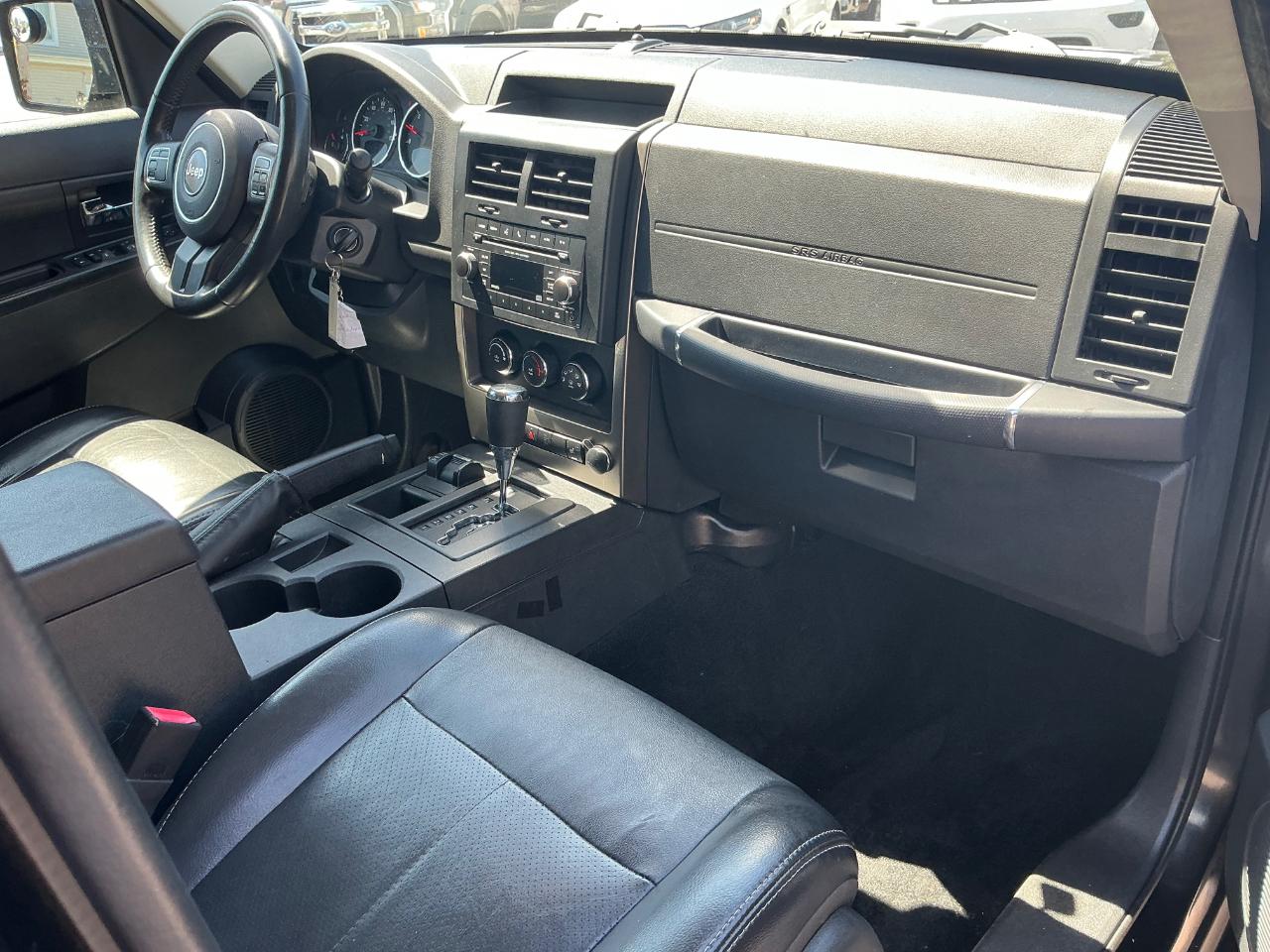 Jeep Liberty Sport 4WD 2012