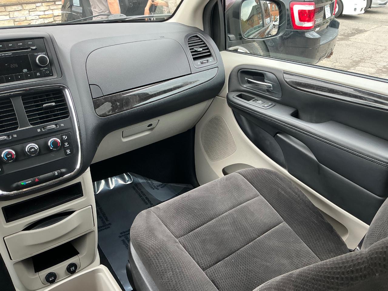 Dodge Grand Caravan SE 2013