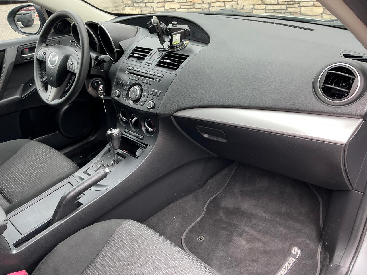 Mazda MAZDA3 I Touring 5-Door 2012