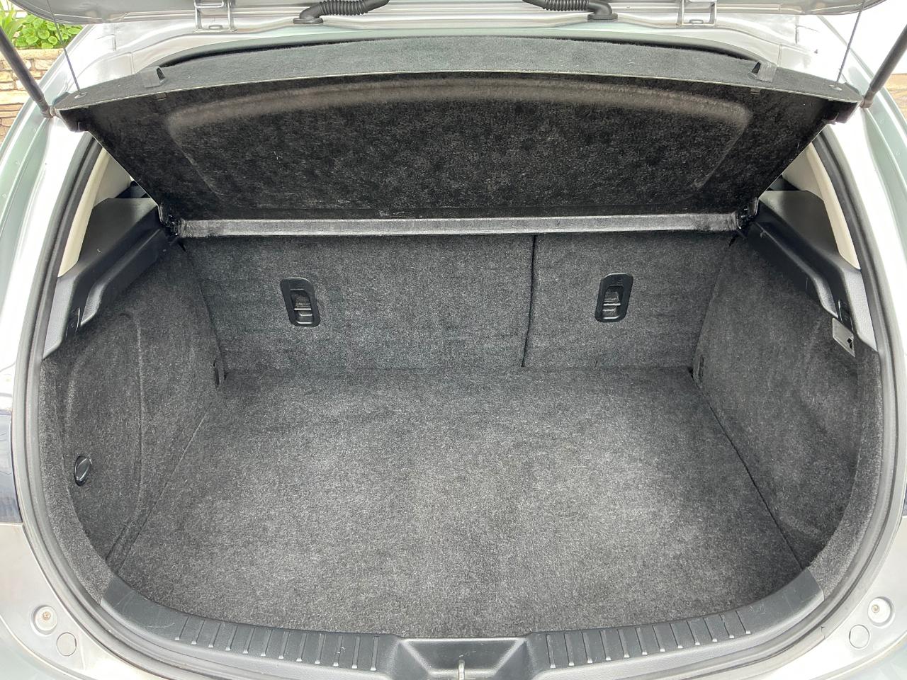 Mazda MAZDA3 I Touring 5-Door 2012