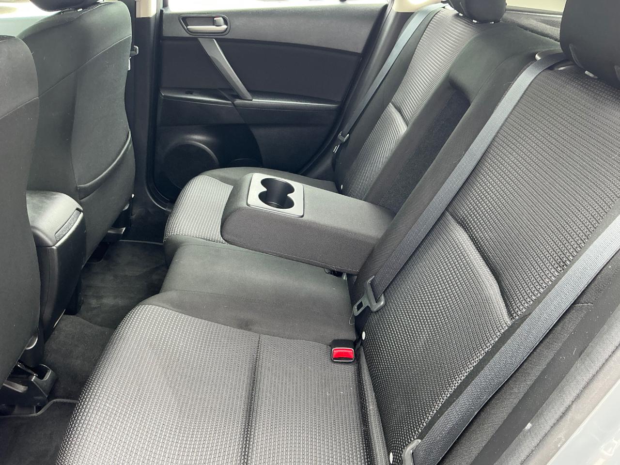 Mazda MAZDA3 I Touring 5-Door 2012