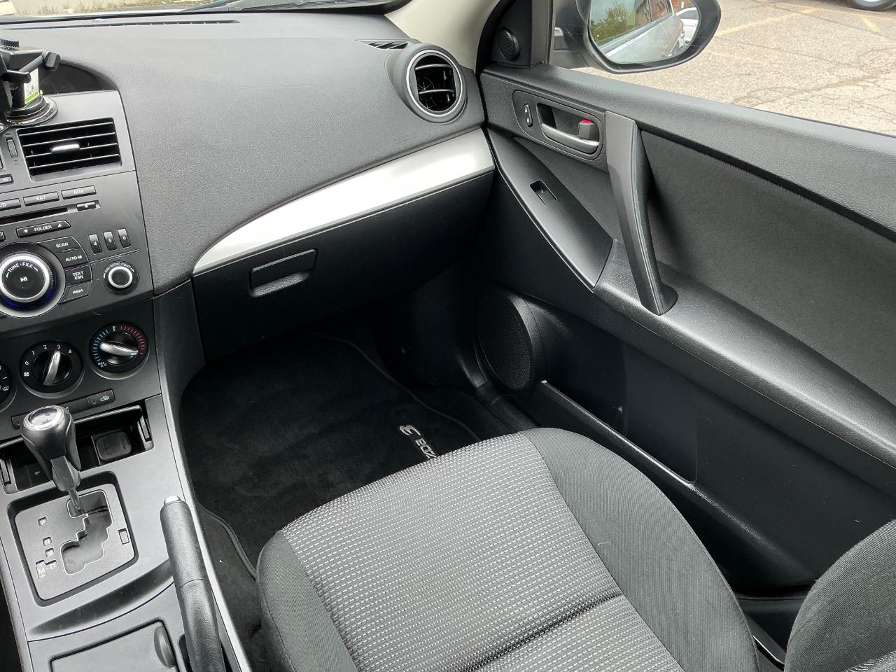 Mazda MAZDA3 I Touring 5-Door 2012