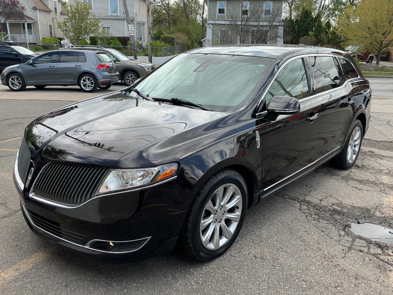 Lincoln MKT 3.5L with EcoBoost AWD 2013